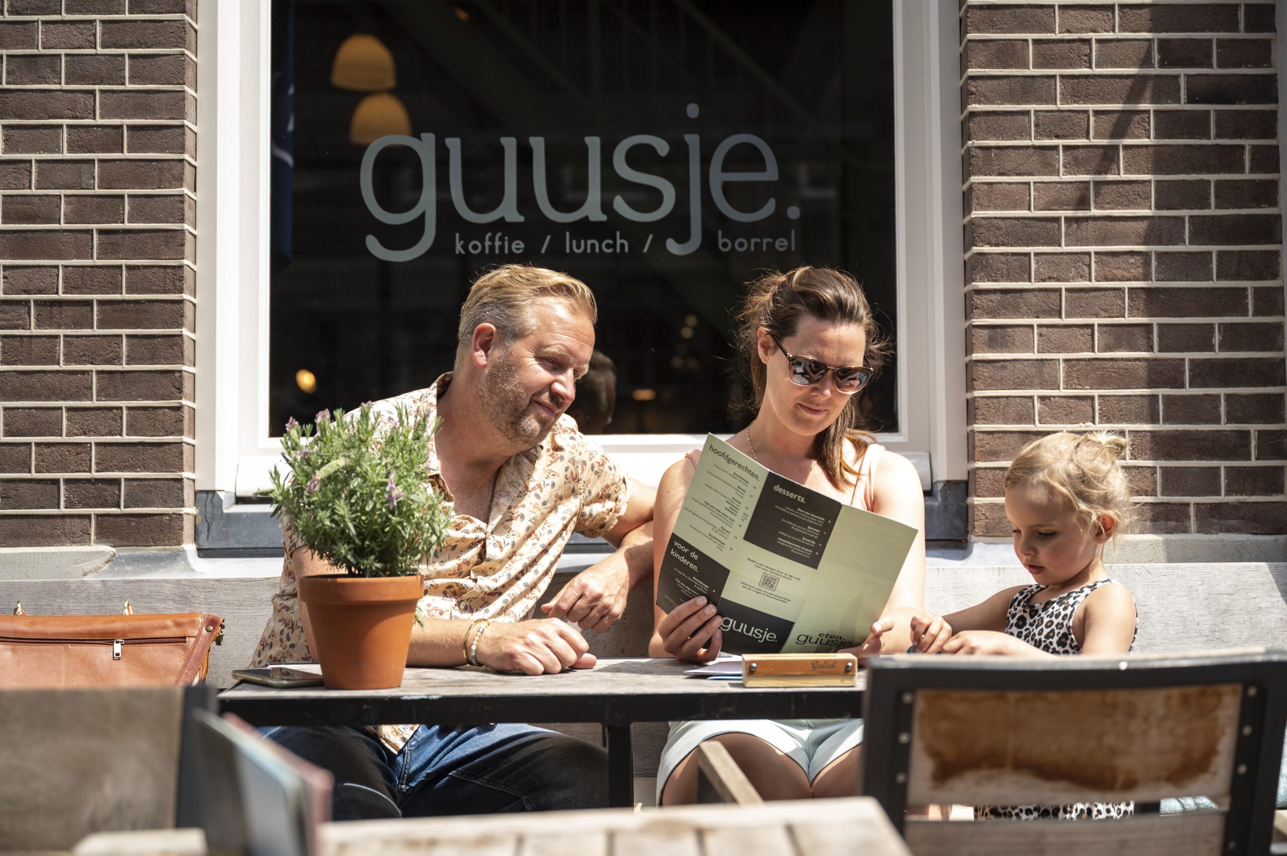 Gezellig terras van Guusje in de binnenstad van Apeldoorn