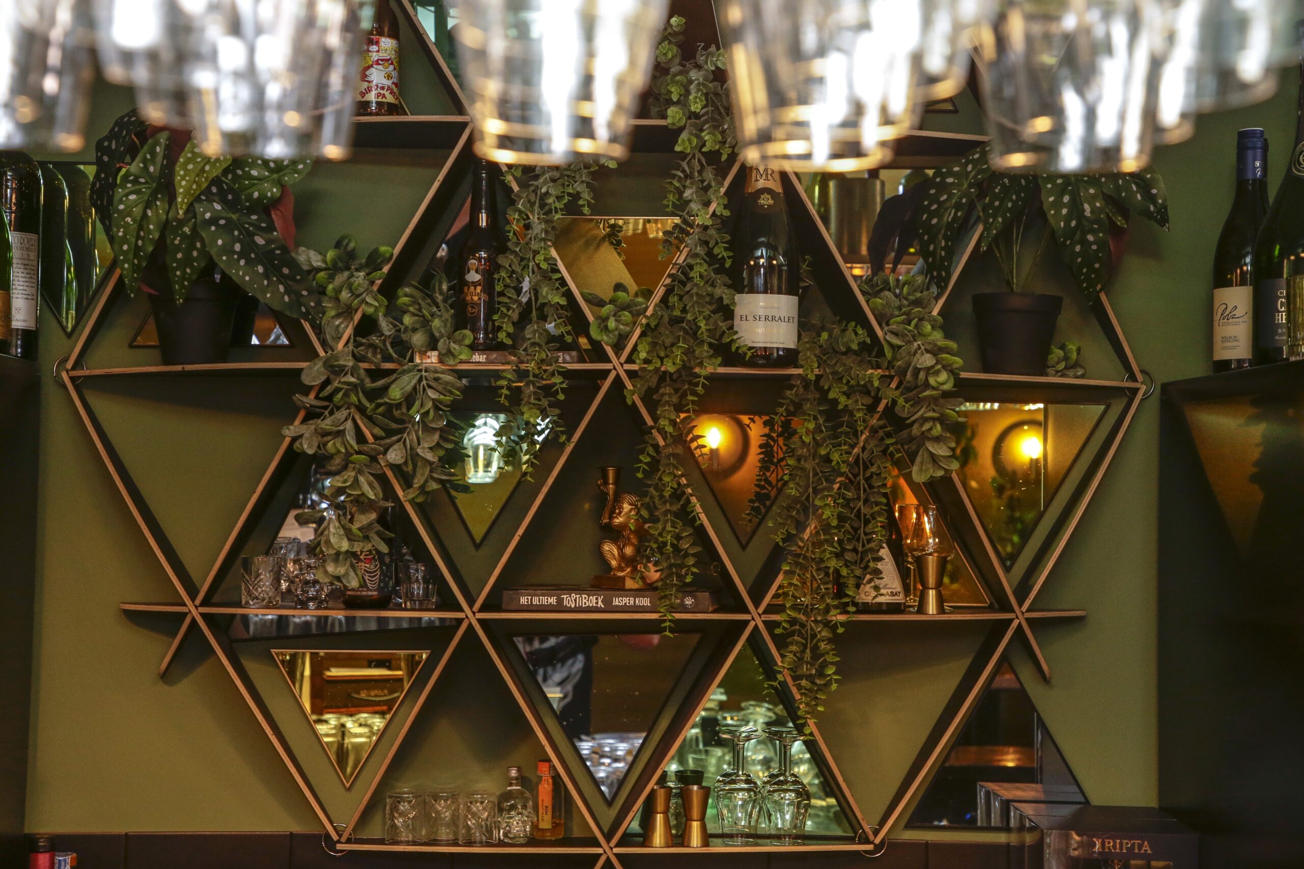 Borrelen, lunchen of dineren bij Rembrandt in de binnenstad van Apeldoorn.