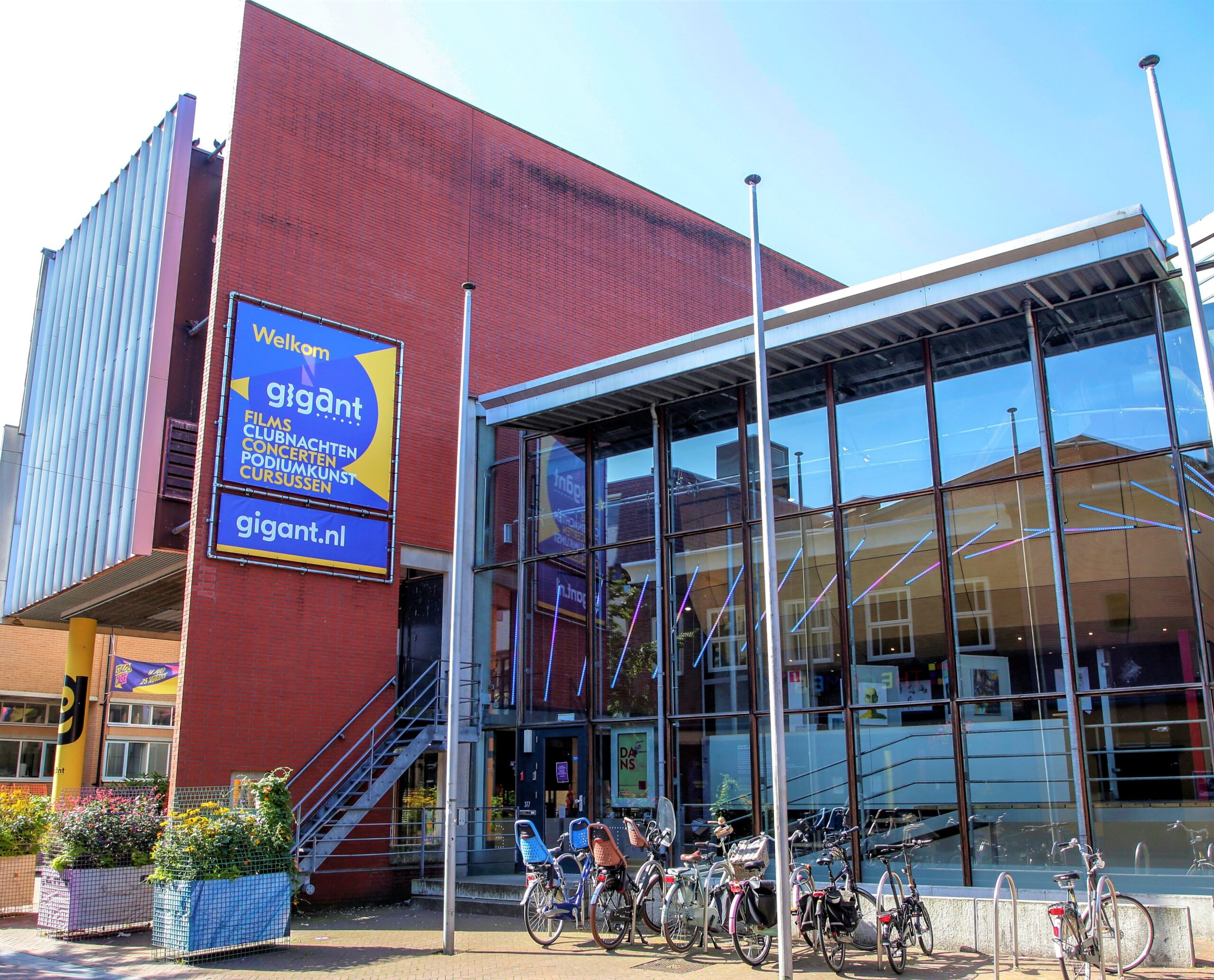 Buitenkant van GIGANT in Apeldoorn