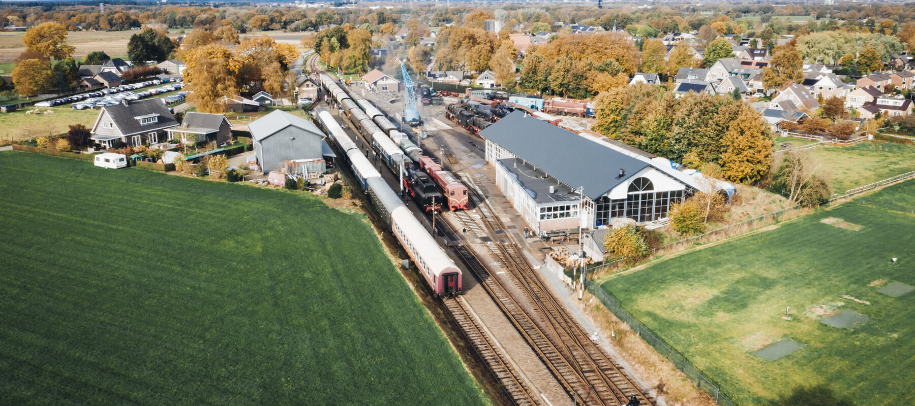 Veluwsche Stoomtrein in de herfst in Beekbergen