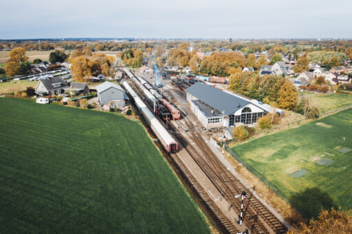 Veluwsche Stoomtrein in de herfst in Beekbergen