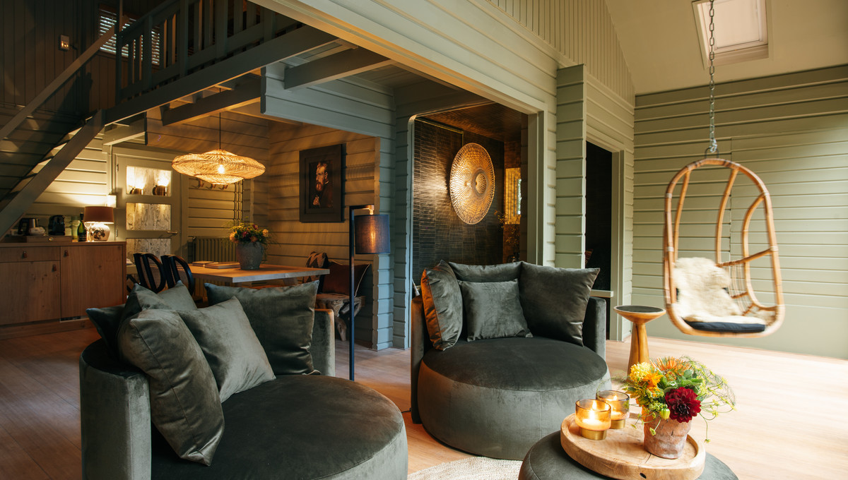 Bijzonder overnachten in de boshut van Van der Valk Hotel Apeldoorn - de Cantharel