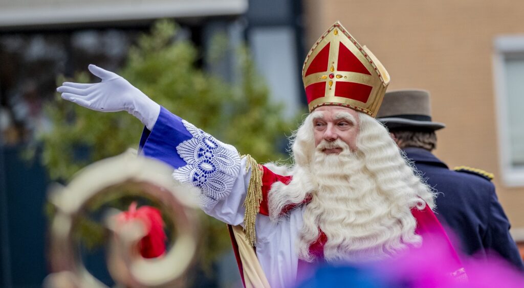 Sinterklaas bij intocht in Apeldoorn