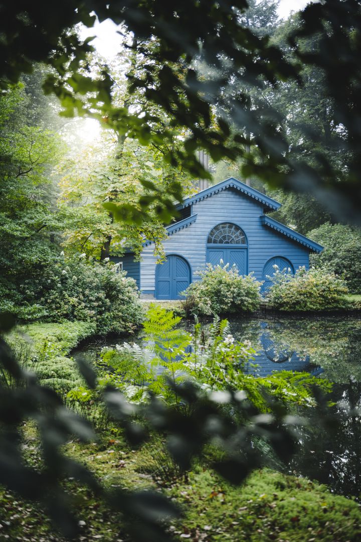 paleispark natuur groen voorjaar zomer paleis koninklijk blauwe huisje vishuisje